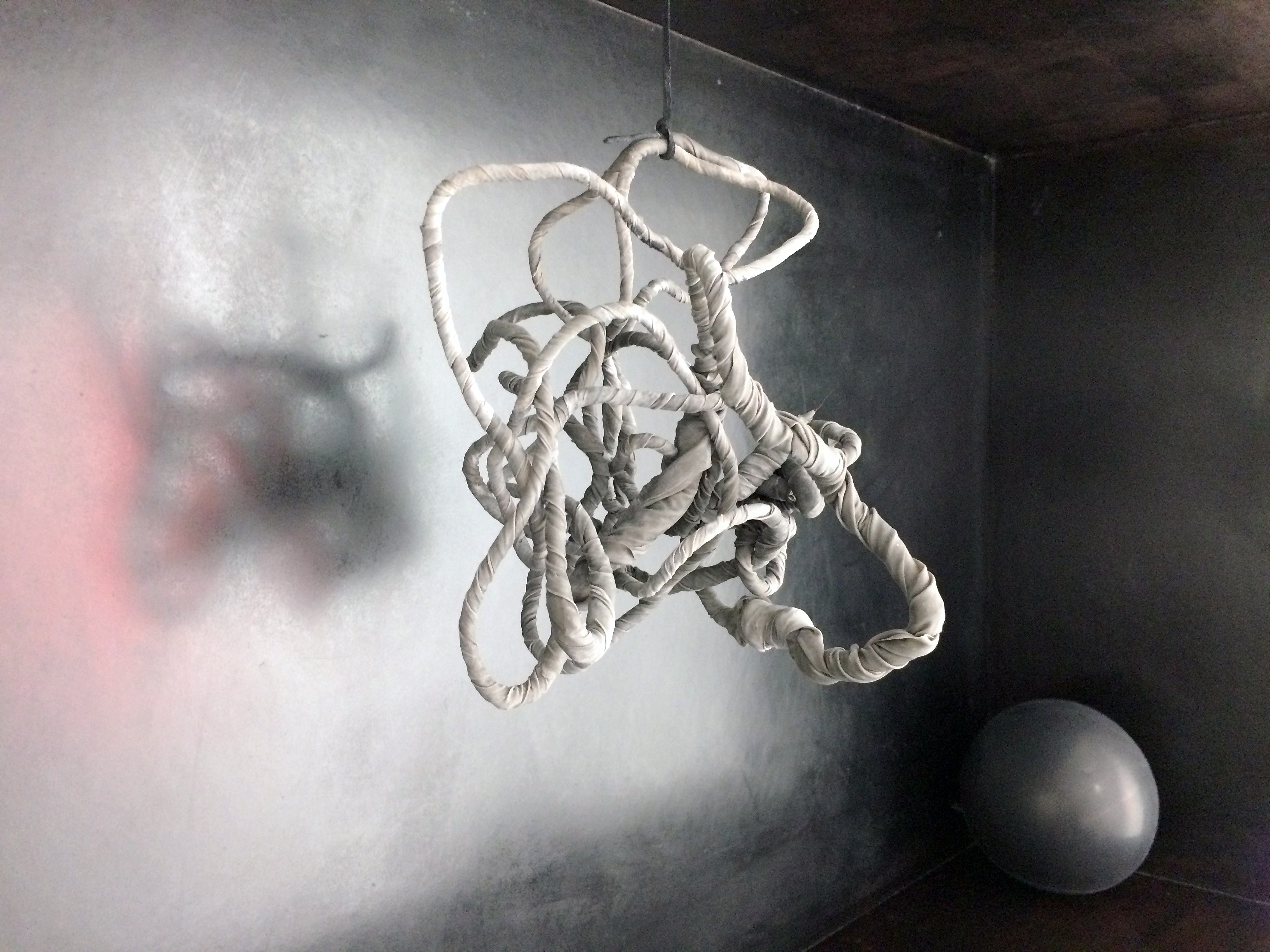 Jo McGonagal - Kiss kiss detal.jpg